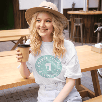 Coffee Lover Mom (azul)  | 100% organic cotton t-shirt - Creating for peques